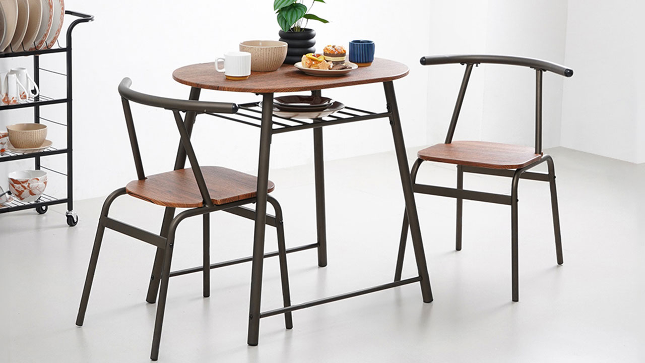https://www.ruparupa.com/informastore/p/heidy-set-meja-serbaguna.html?utm_source=informa.co.id&utm_medium=referral&utm_content=article&utm_campaign=informa+artikel+rekomendasi+kursi+pijat+untuk+relaks+kapan+aja+di+rumah